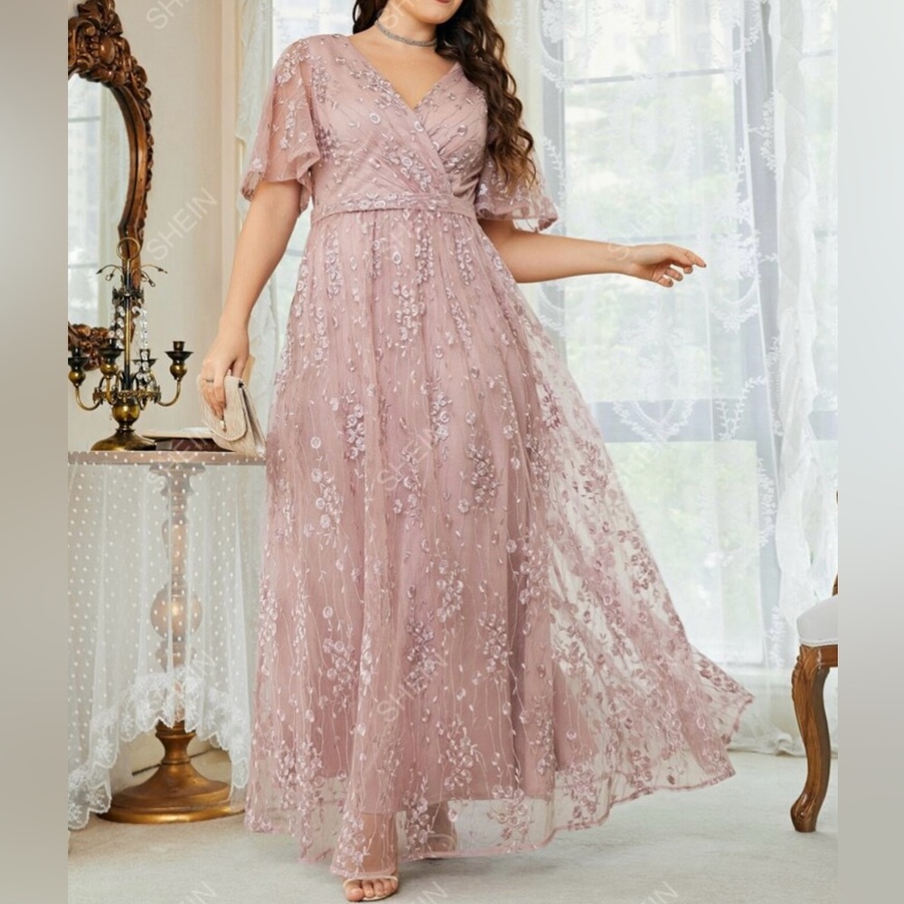 (Sold out) Belle Plus Floral Embroidered Flutter Sleeve MeshBridesmaid Dress